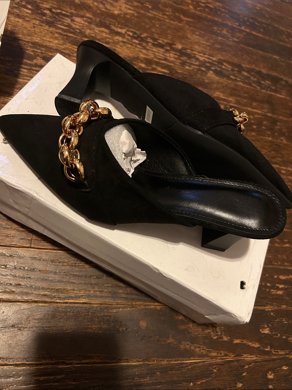 SHEIN Black Pointed Toe Mules with Gold Chain